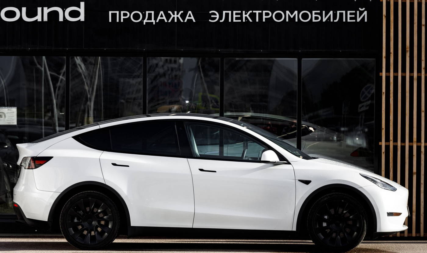 Tesla Model Y Long Range